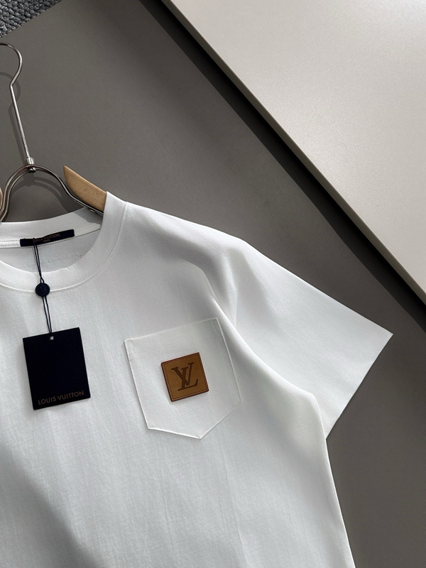 ブランドTシャツ側面デザイン